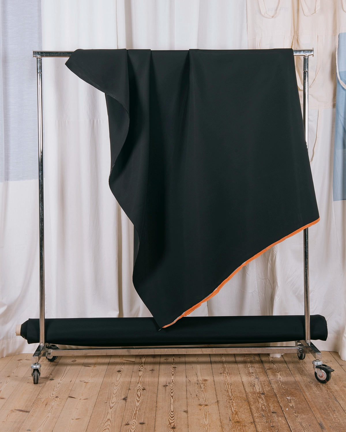 SIERRA zwarte spacer met glanzende print