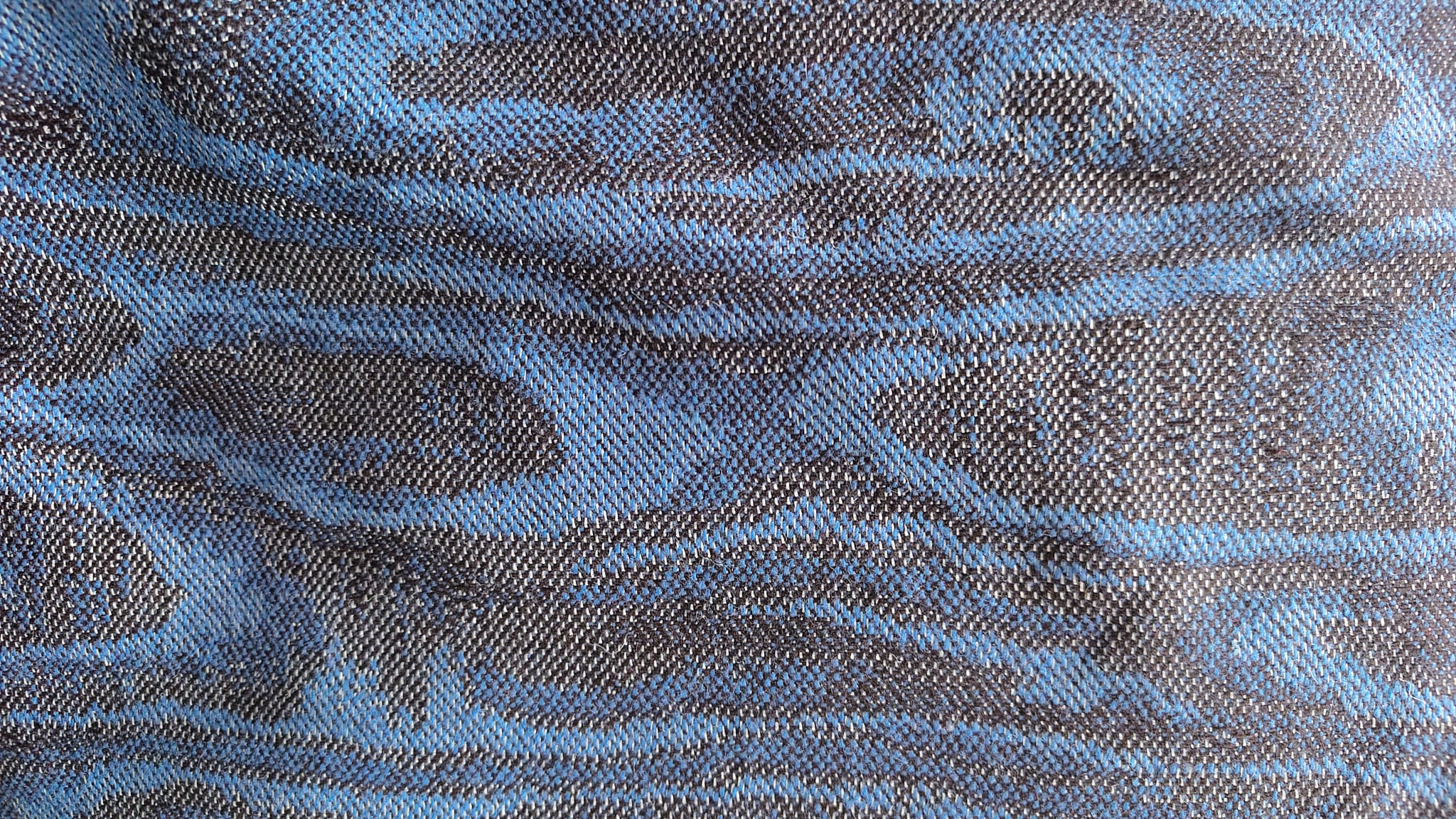 Material: Blauwen met zwart jaquard motief
