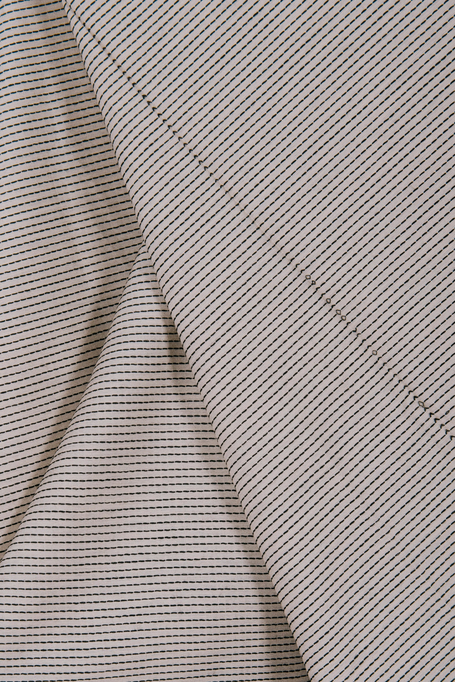 material:beige katoen met zwart geweven draadje:0